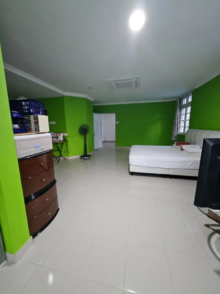 Huge 3 Storey Semi D/ Telok Kurau, image 2